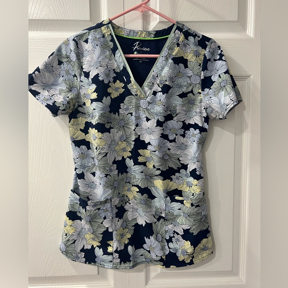 XS Healing Hands Scrub top